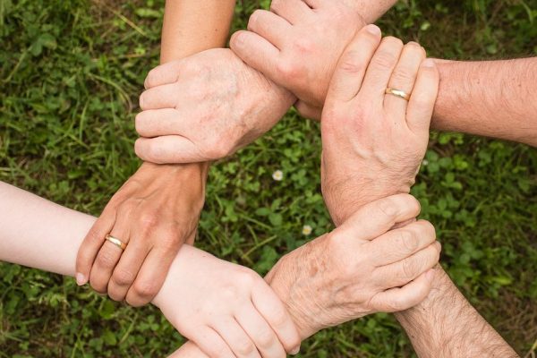FAMILIA CRISTIANA ENTENDIDA DE DOS MANERAS